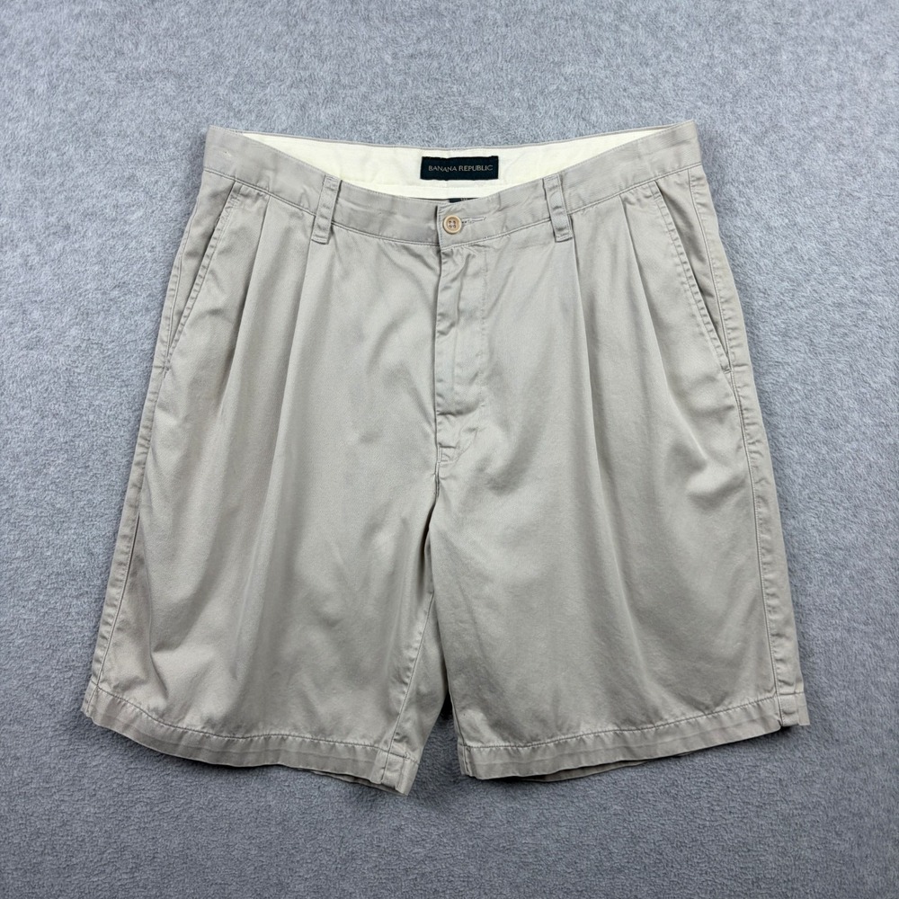 Vintage Banana Republic Shorts Mens 34 (Fits 32) Beige Pleated Twill Chino Prep